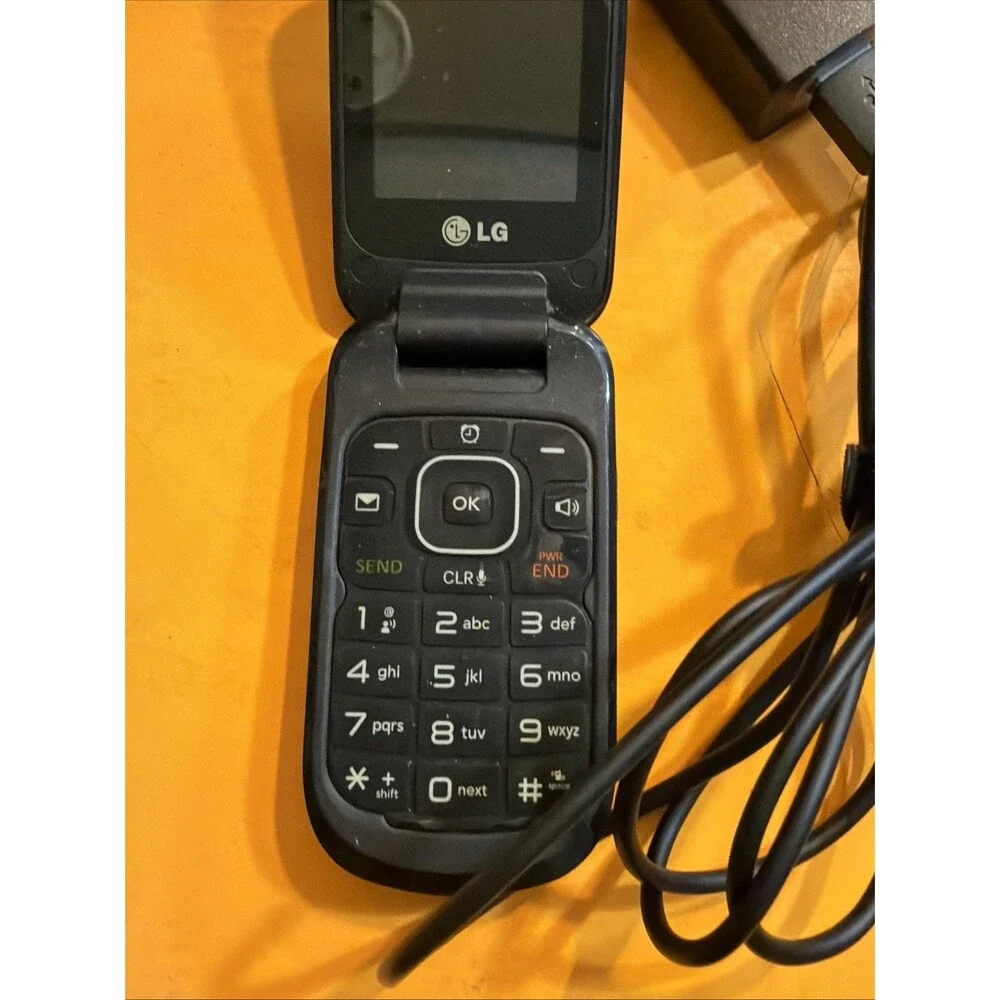 LG VN170 REVERE 3 Verizon Wireless 2G Black Cell Phone - Never Used Mint Condit